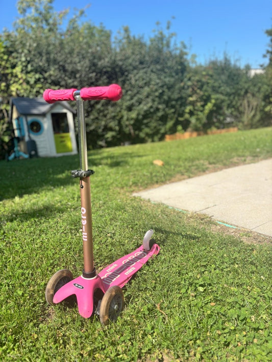 Louez la Trottinette Rose pour Fille de 2 à 7 Ans - PretaLouer Trottinette